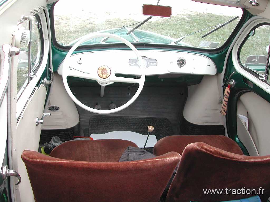 2014_Madine (66).JPG - 29ème Retro Meus'Auto au Lac de Madine, Renault 4cv Découvrable